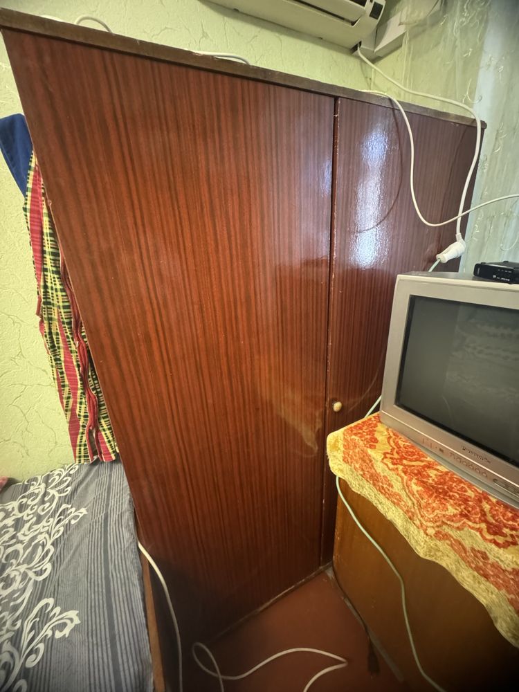 Продам ліжко і шафу