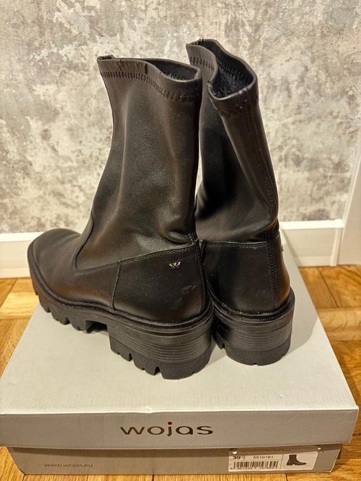 Piękne czarne botki firmy Wojas