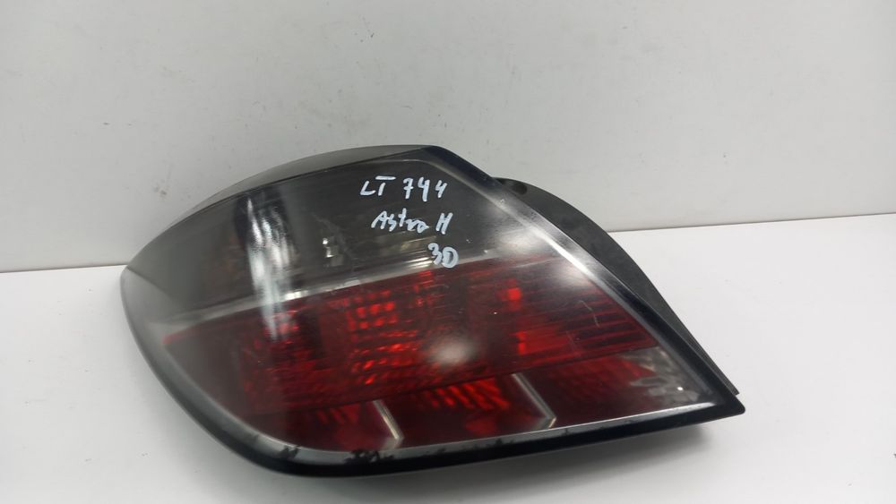 Opel Astra H Gtc  Lampa Tył Lewa 3D