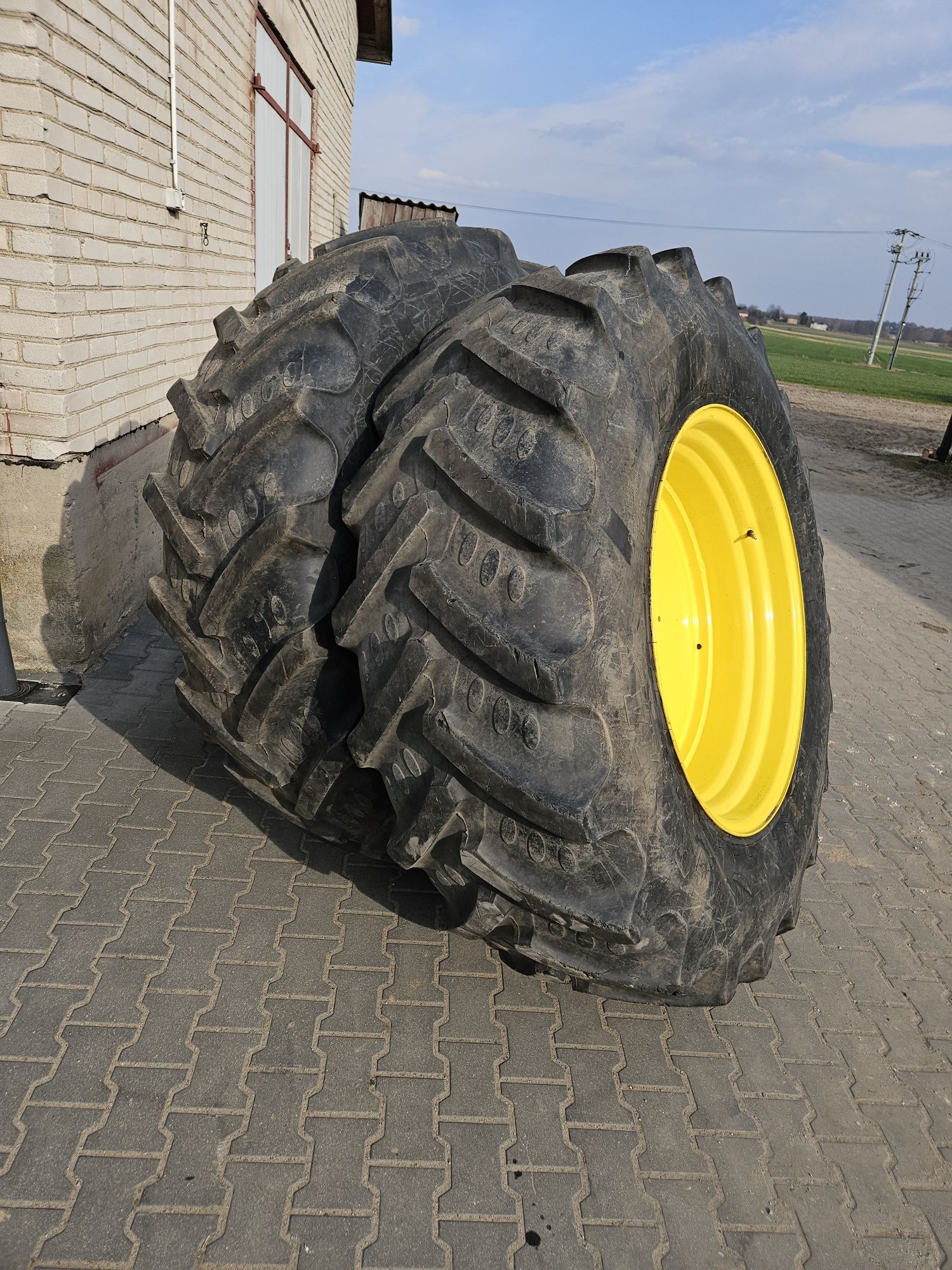 Koła John Deere komplet