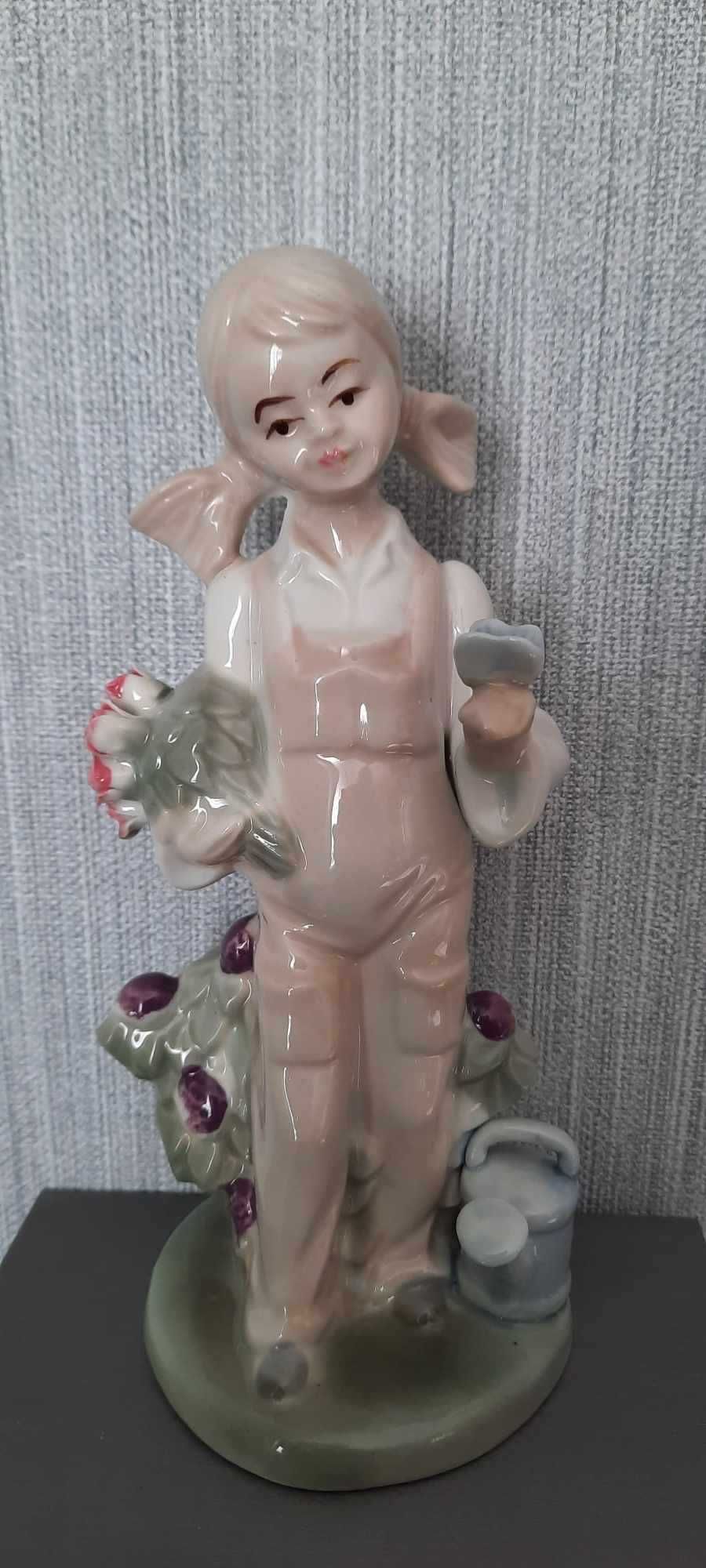 Porcelanowa figurka Ogrodniczka