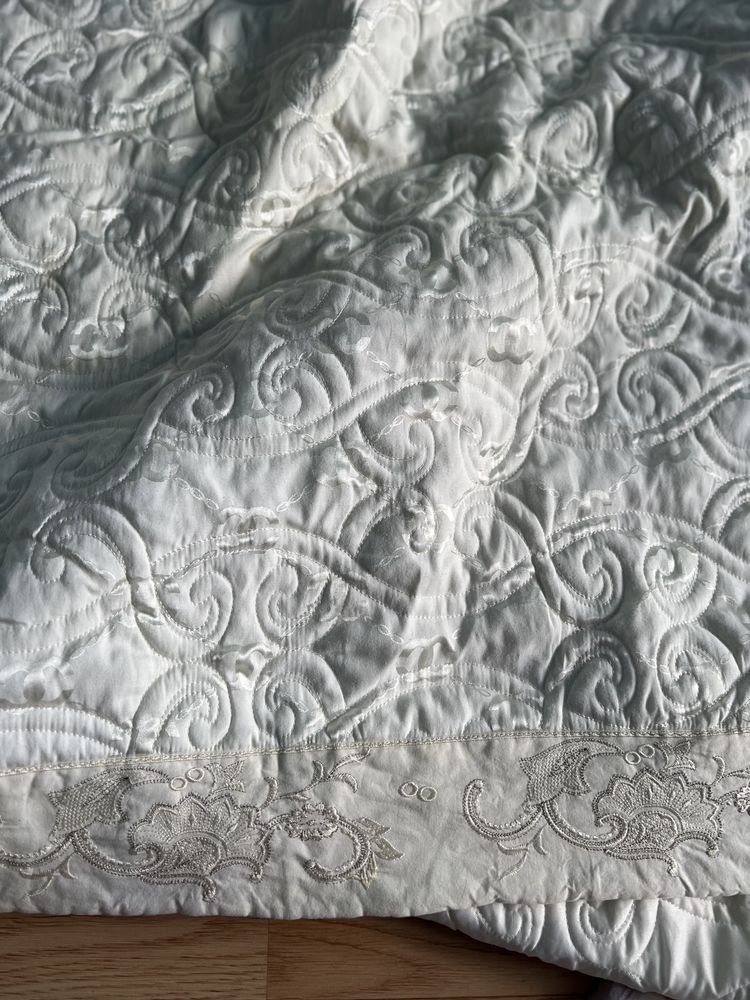 Продам одіяло і 2 подушки в спальню