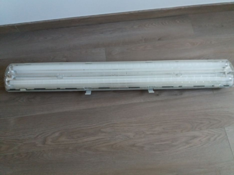 Conjunto com Lampadas fluorescentes incluidas