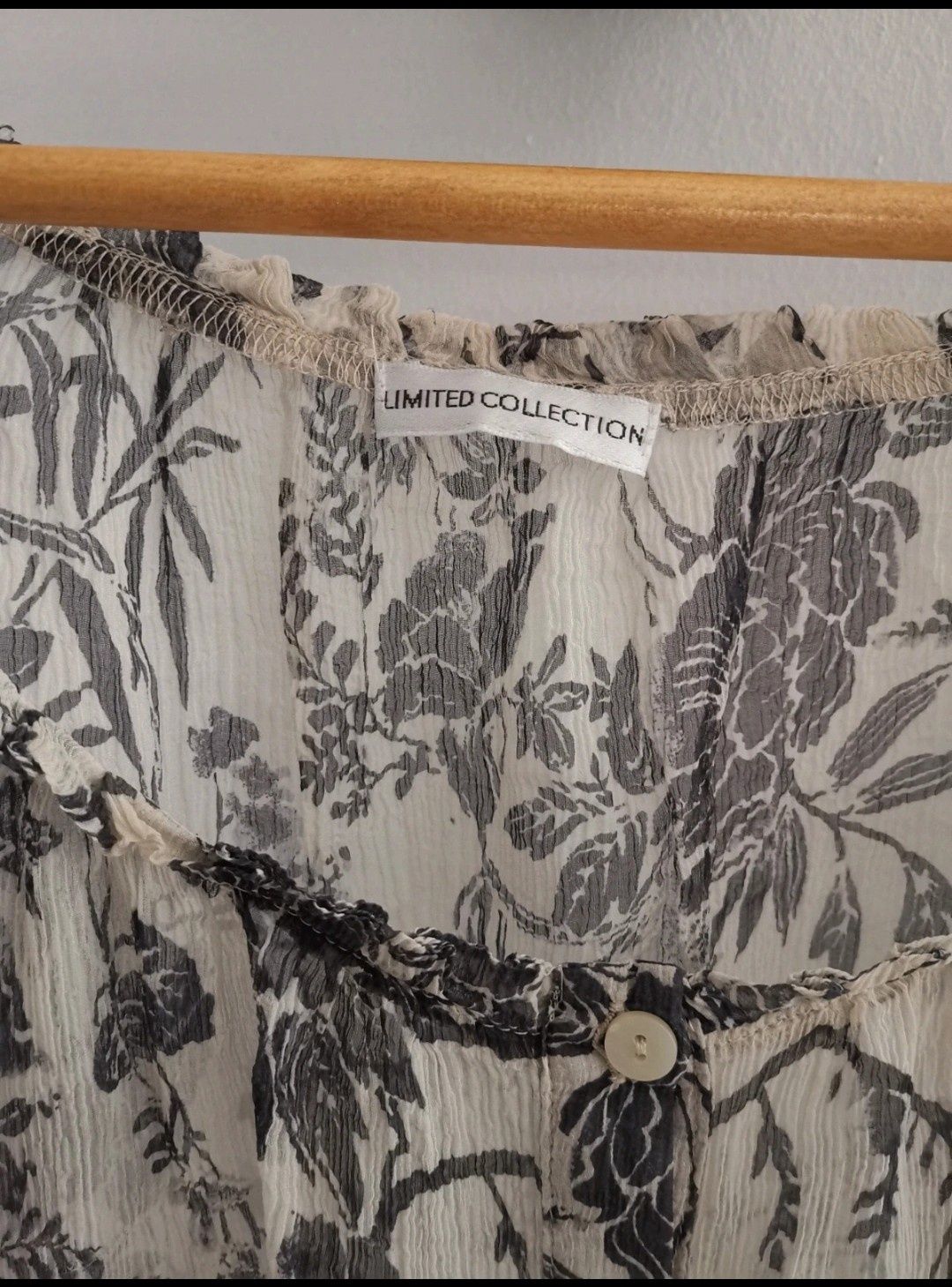 Piękna bluzka limited collection 100 % jedwab
Rozmiar M /L 
Lekka zwie