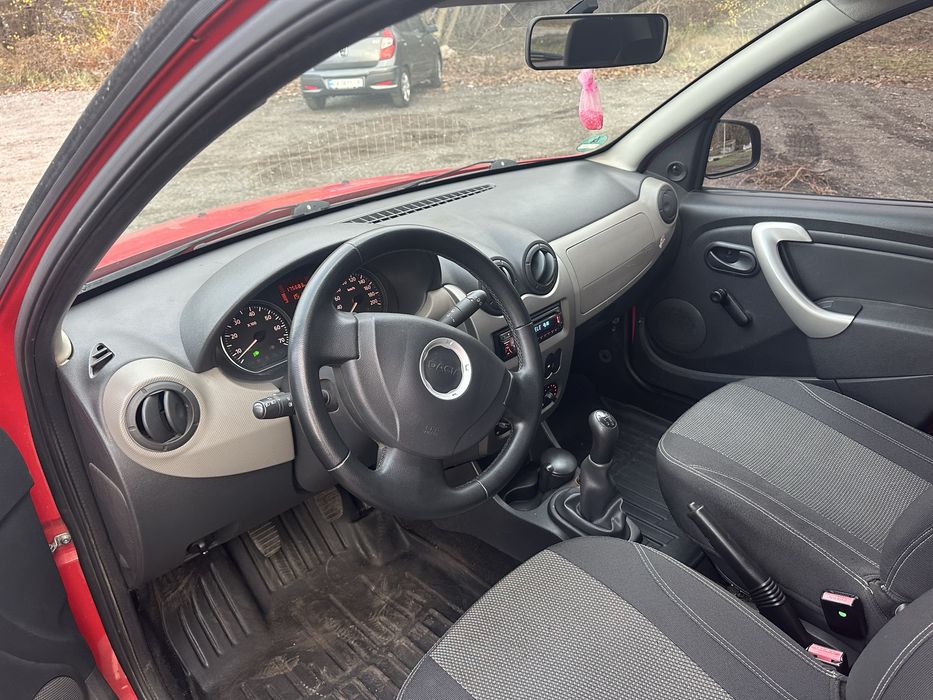 Dacia Sandero 1.4 , 2009 рік