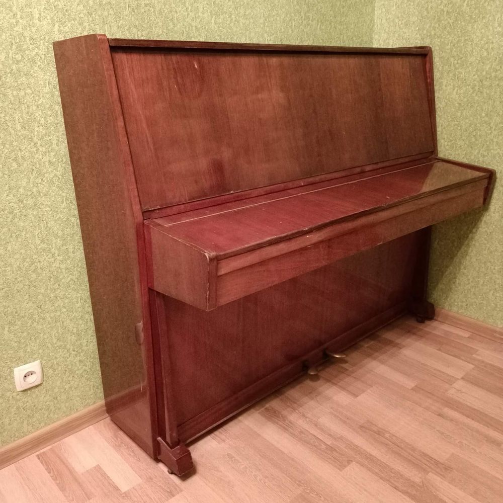 Продам пианино Украина коричневое, первый хозяин