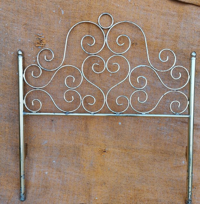 Cama de ferro de solteiro com estrado de ferro