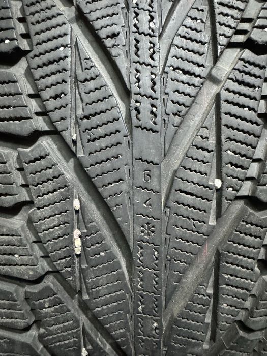 Зимові шини 255/55R19