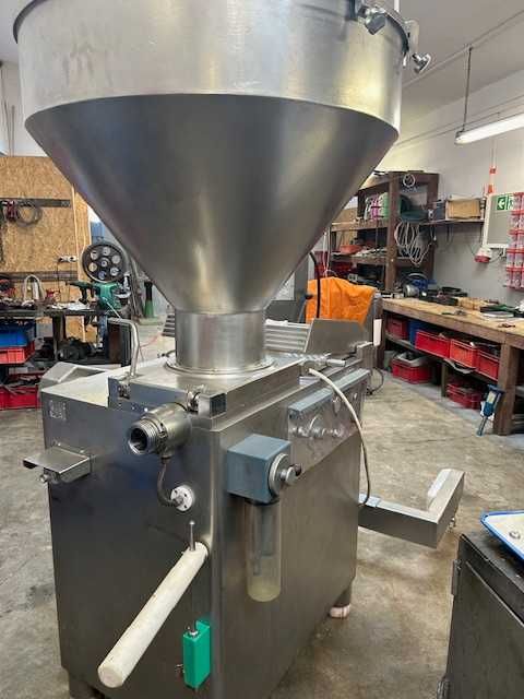 Nadziewarka próżniowa łopatkowa - RISCO RS 4001