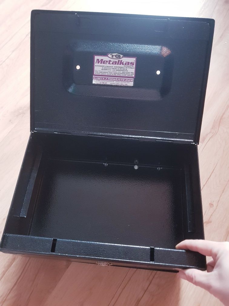 Metalowa kasetka sejf  TG Metalkas typ TG -1P
