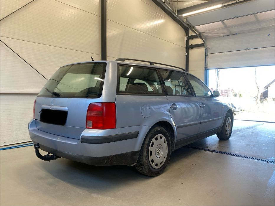 VW Passat ! Benzyna 1.8 ! Zadbane wnetrze ! Zdrowy slinik ! Hak