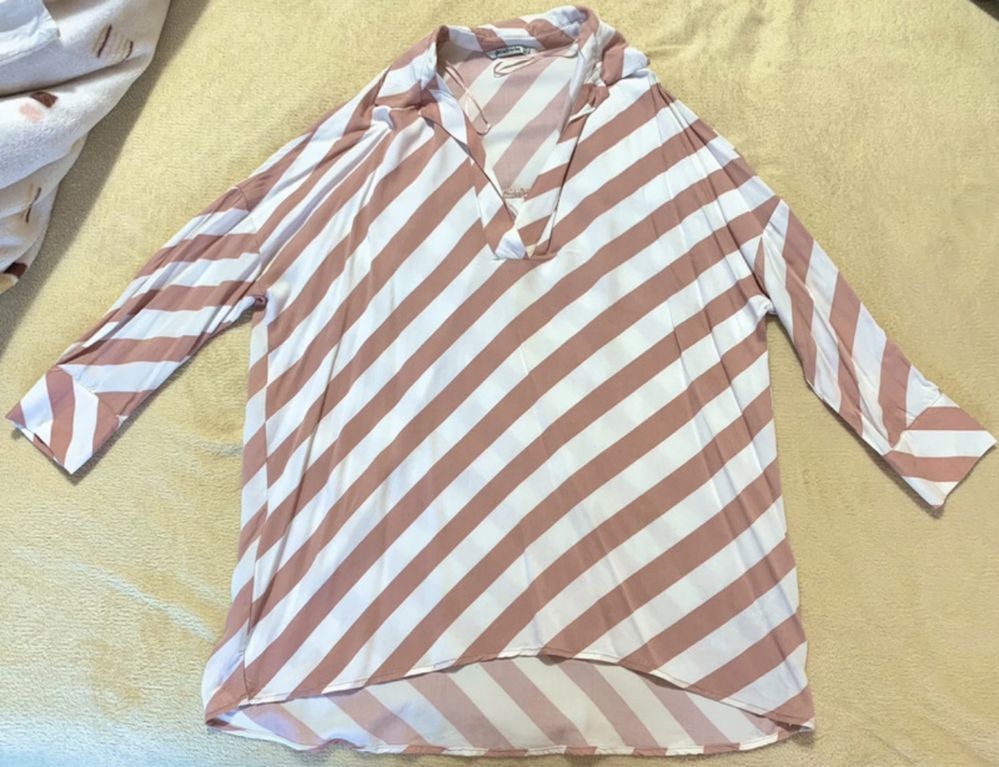 Blusa larga, mais comprida atrás da ZARA