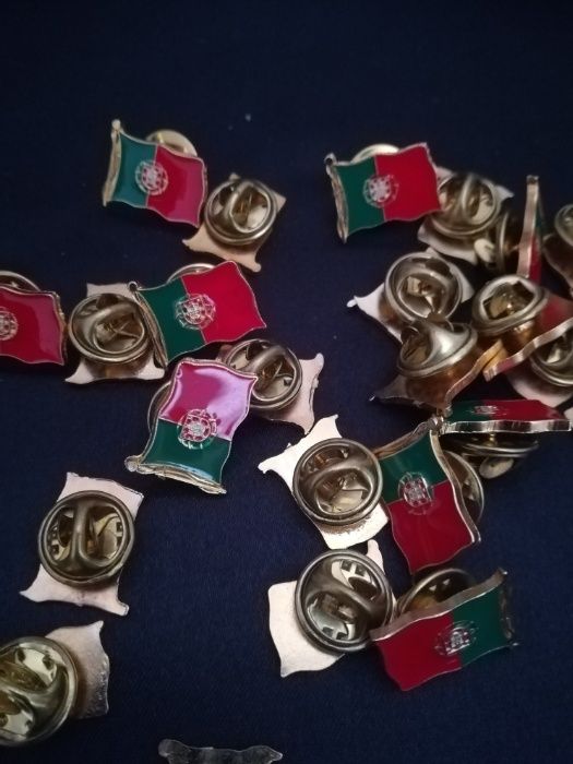 Revenda - Bandeiras de Portugal - 200 Pins - Coleção - Novas