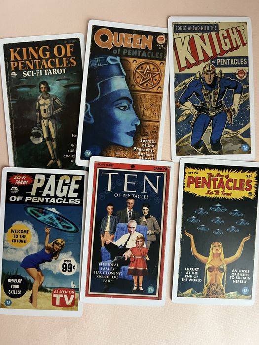 Розпродаж колод таро