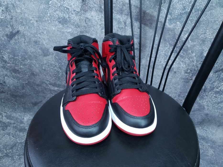 Чоловічі Кроссівки Кеди Nike Air Jordan 1 Mid Banned Оригінал
