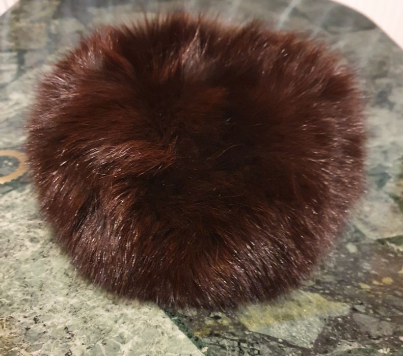 Czapka, toczek z norek - naturalne futro