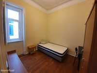676137 - Quarto com cama de solteiro em apartamento com 7 quartos