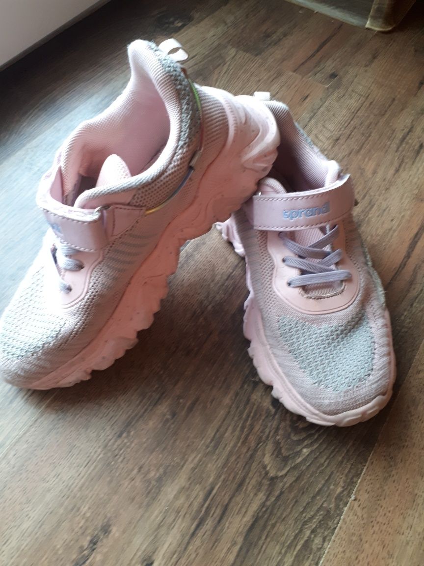 Adidasy sportowe Sprandi rozmiar 33