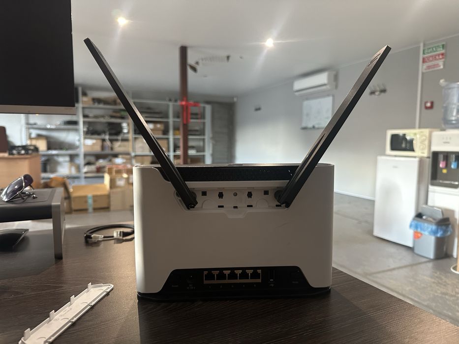 Роутер MikroTik Chateau LTE6 D53G-5HacD2HnD