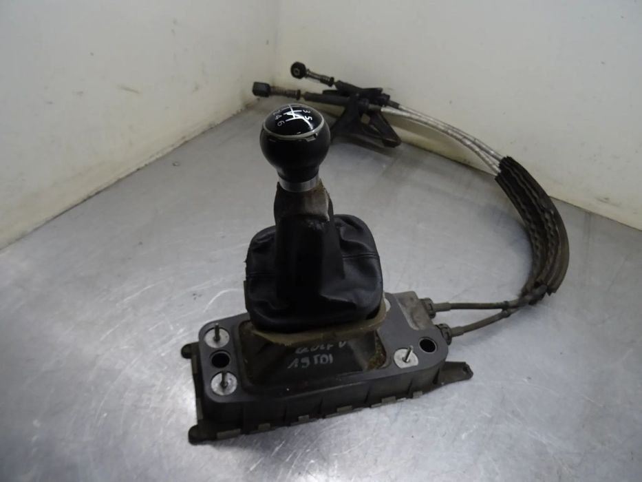 VW GOLF V 03-09 HB 3D 1.9TDI LEWAREK WYBIERAK BIEGÓW 1K0711061B