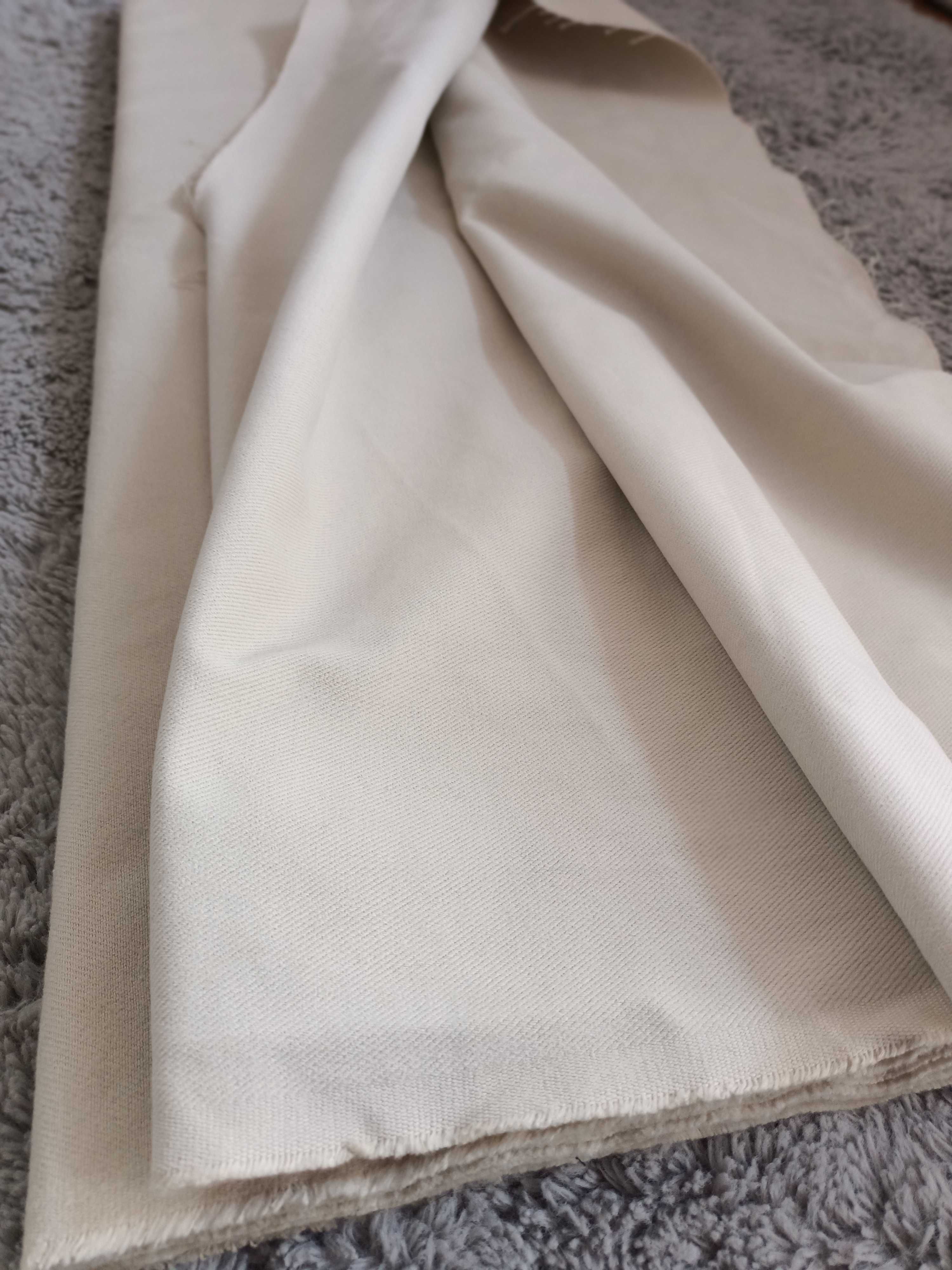 43 Tkanina materiał jasno beżowy kupon 2,0 m x 1,66 m