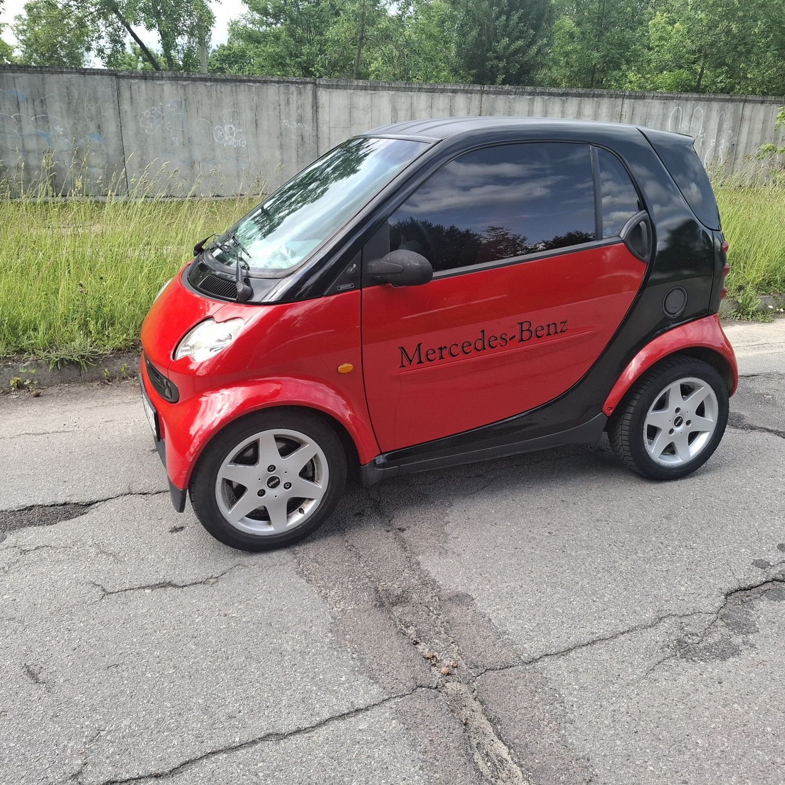 Продам економний смарт