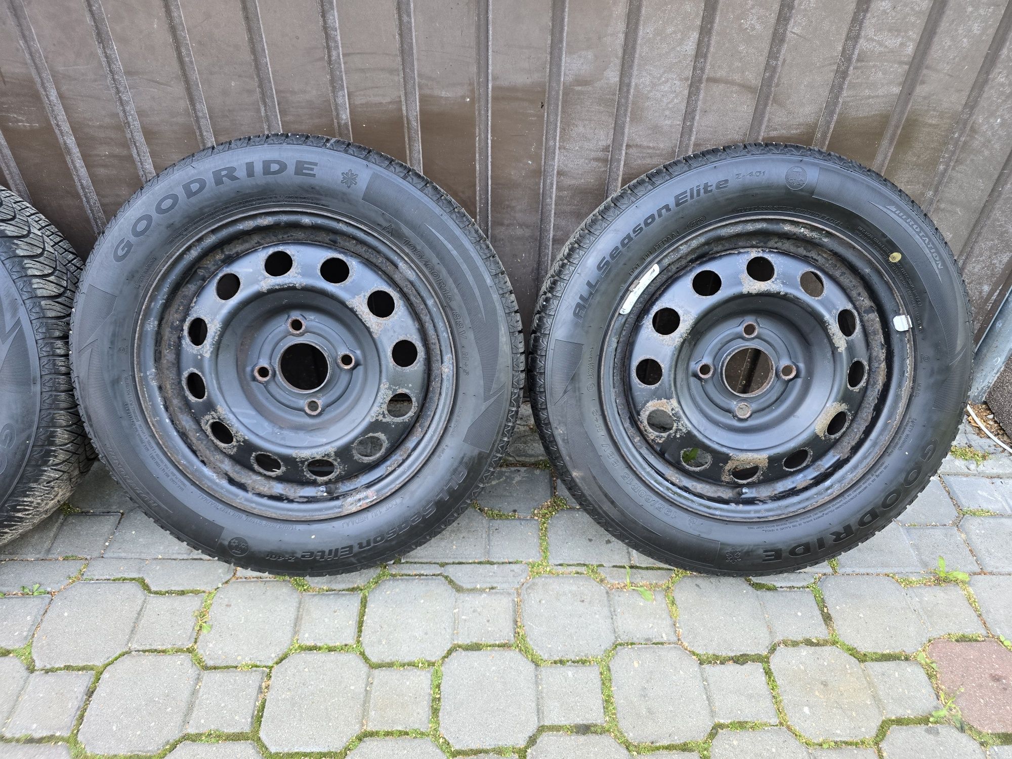 Felgi z oponami 195/60R15 Volvo S40 4x114,3 V40 Mitsubishi Galant