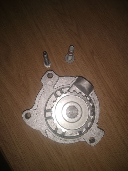 Фолцваген т4 2.5. фодяна помпа.