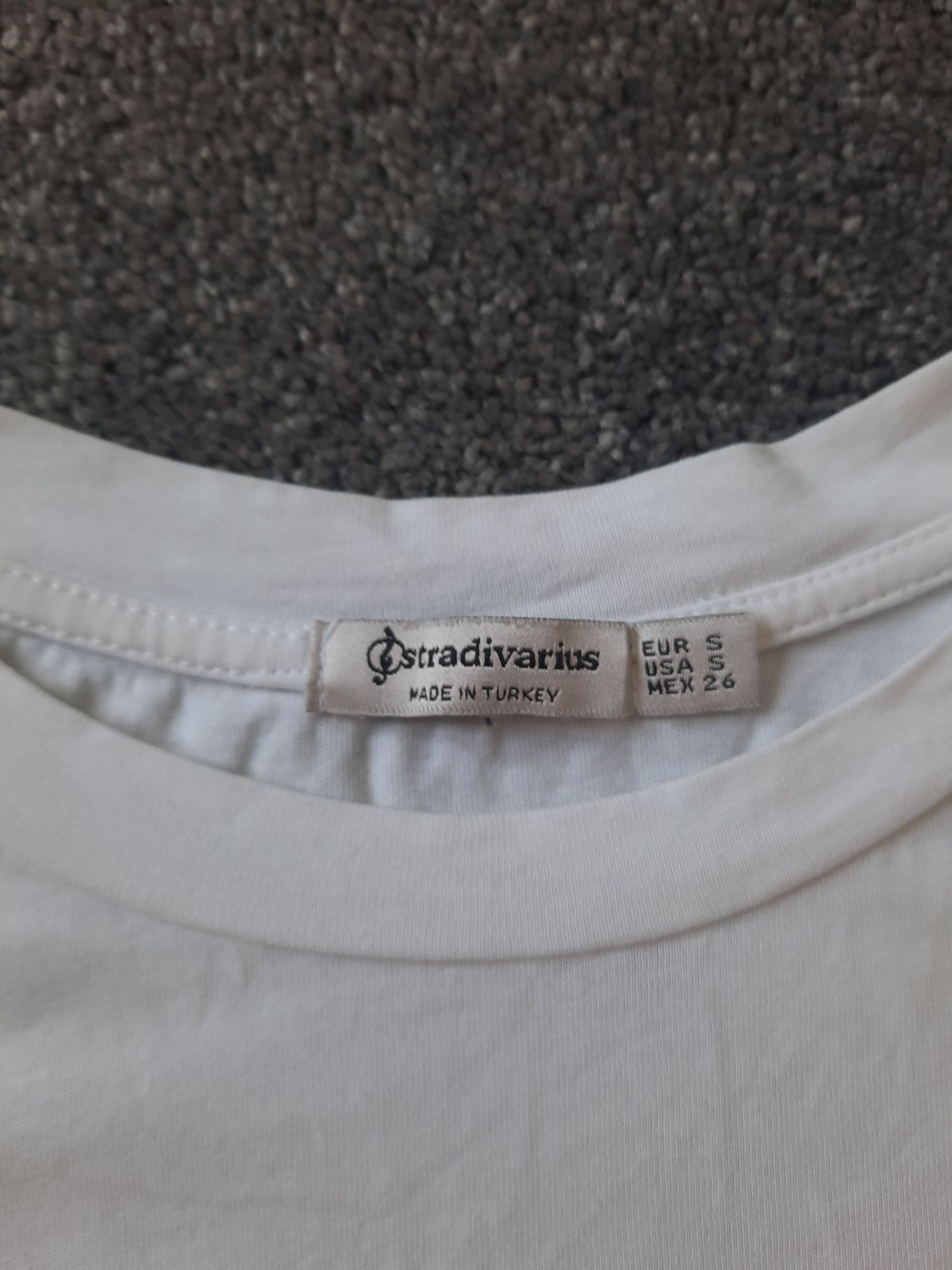 T-shirt stradivarius