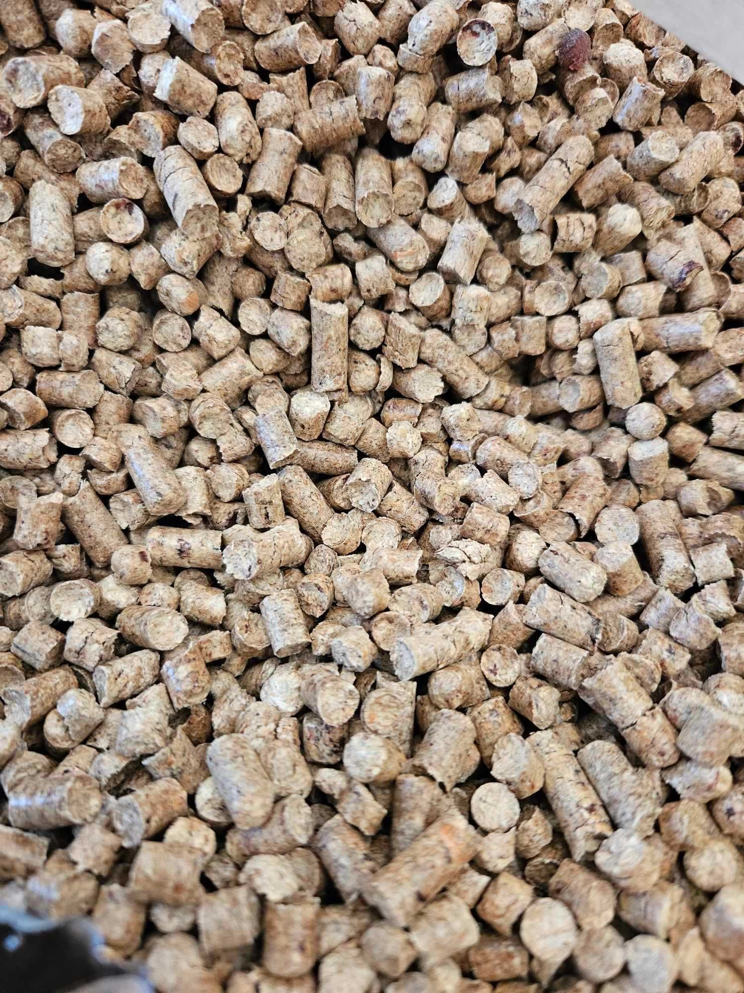opał na zimę: pellet 100% iglasty, bez zamielenia, czysty,