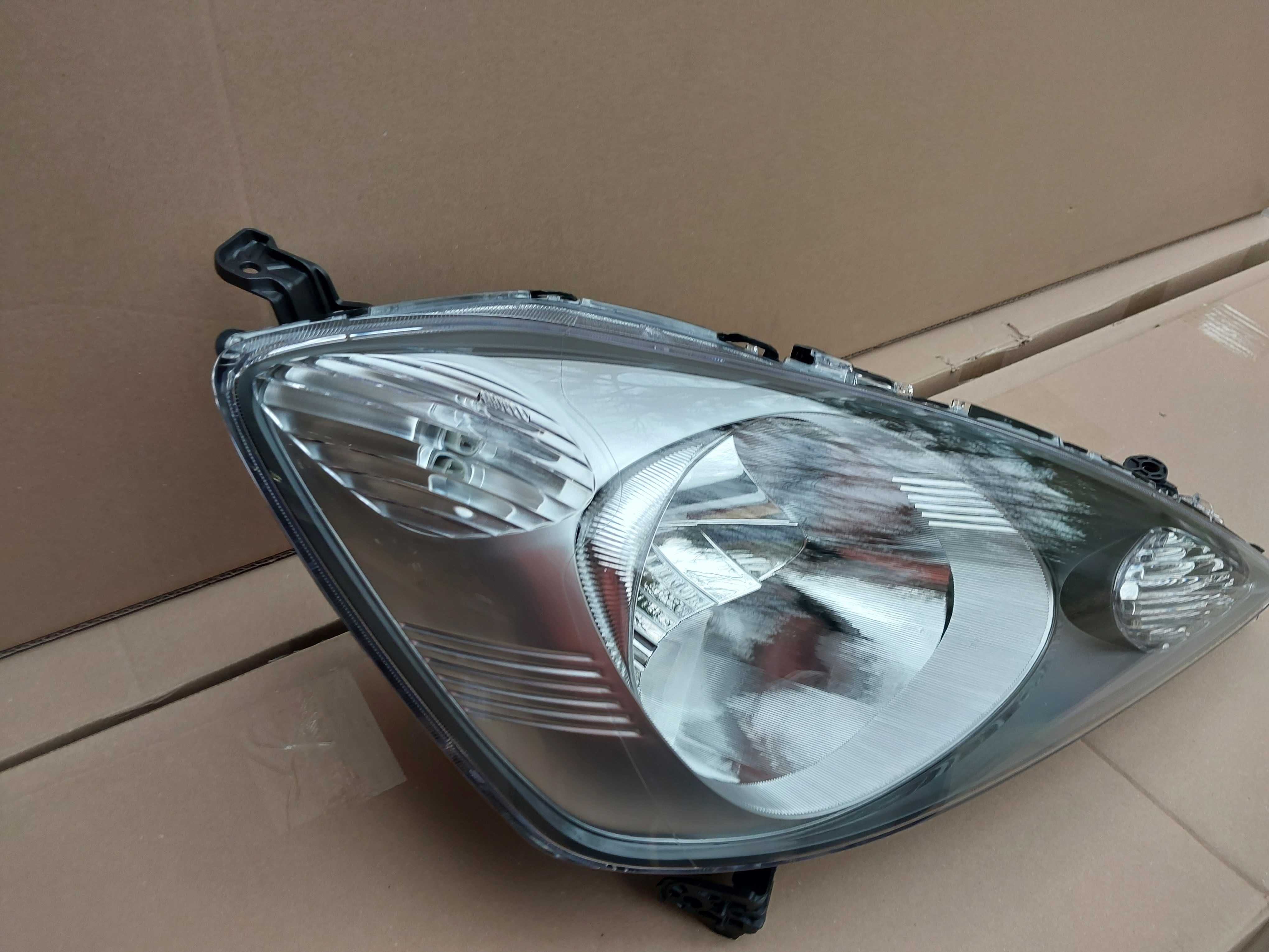 HONDA JAZZ 2008 + lampa przód nowa