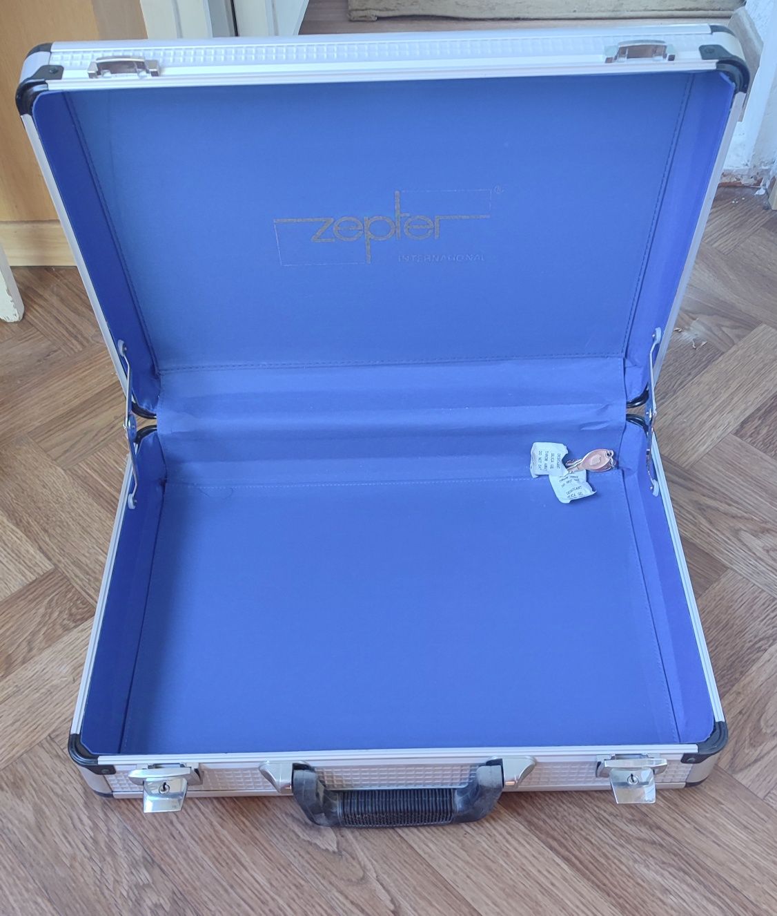 Чемодан кейс zepter
1500
грн