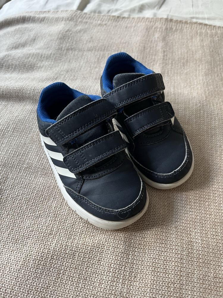 Buty sportowe Adidas 23