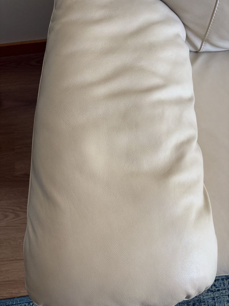 Sofa em pele IKEA