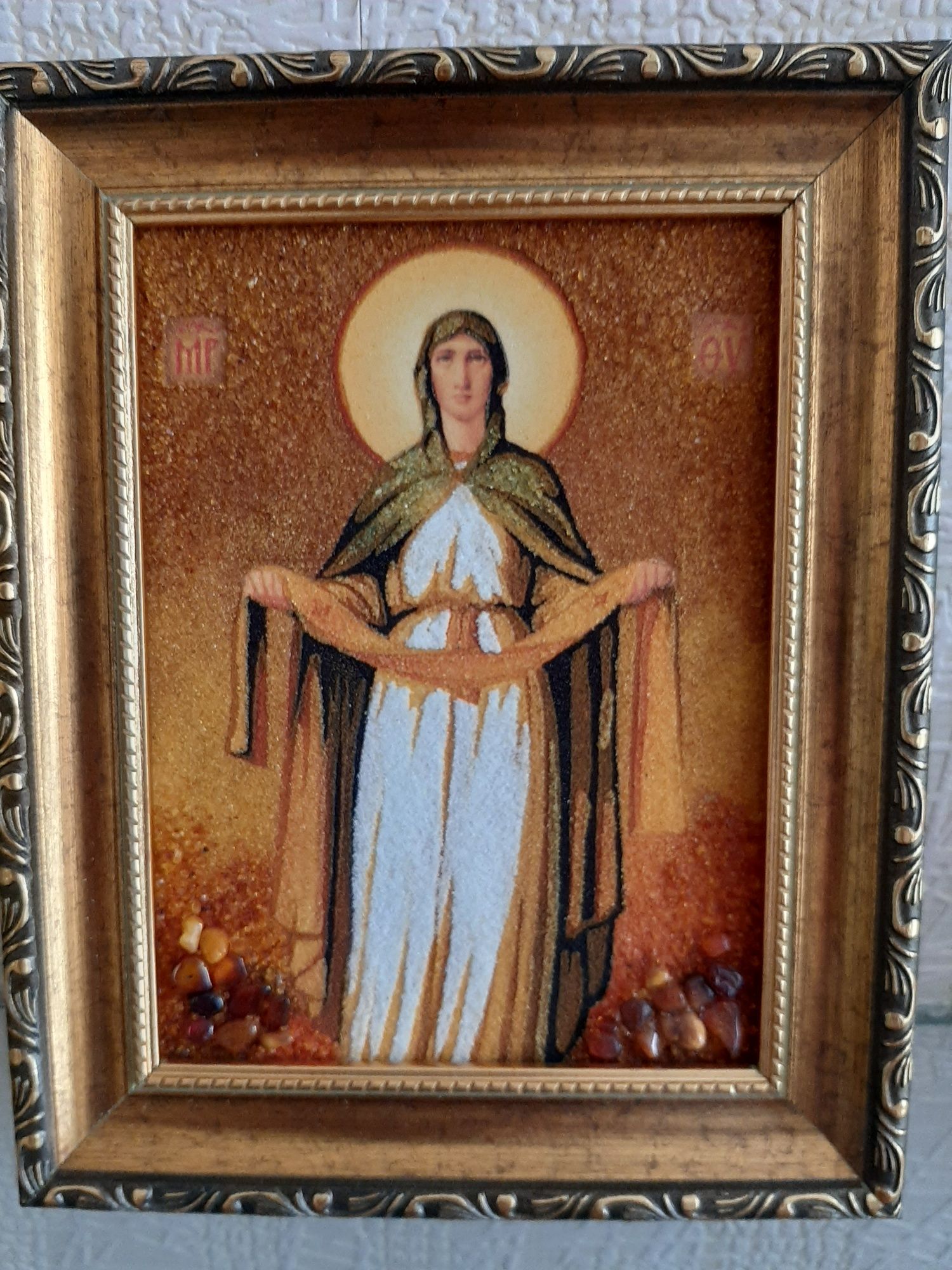 Продам икону Покрова Пресвятой Богородицы,с янтарём
