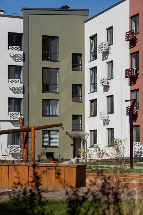 Продам простору 2-кімнатну квартиру у житловому масиві “Субурбія Соло”