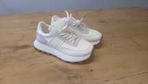 Buty sportowe damskie