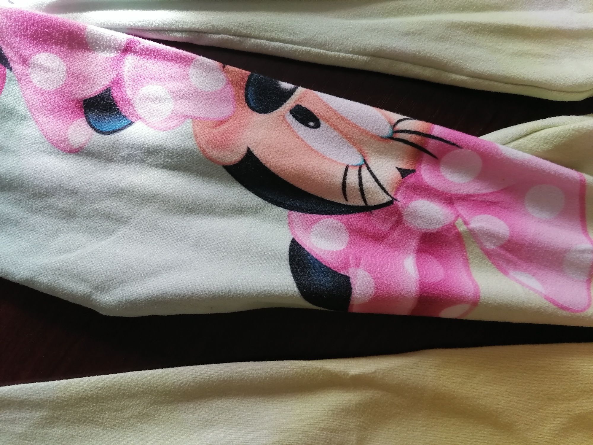 Legginsy /getry rozm 128 dla bliźniaczek z minnie