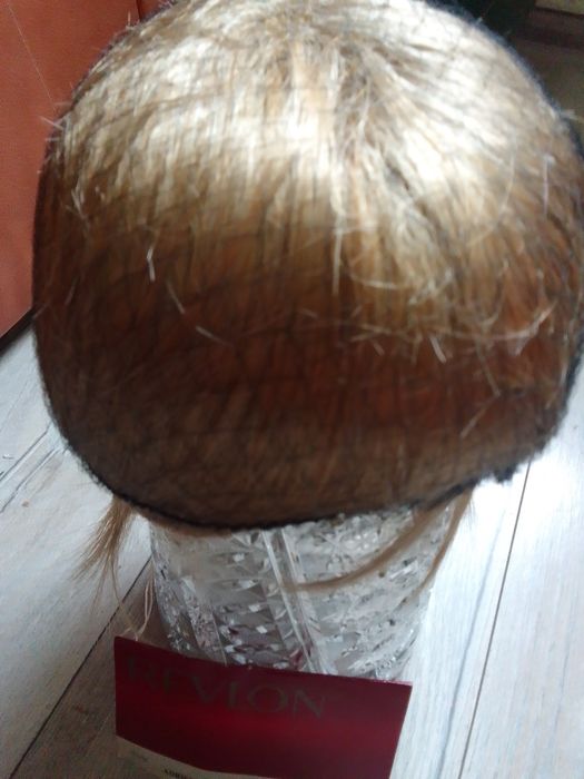 Peruka Revlon, blond, Nowa.