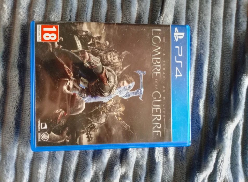 Middle of earth shadow of war