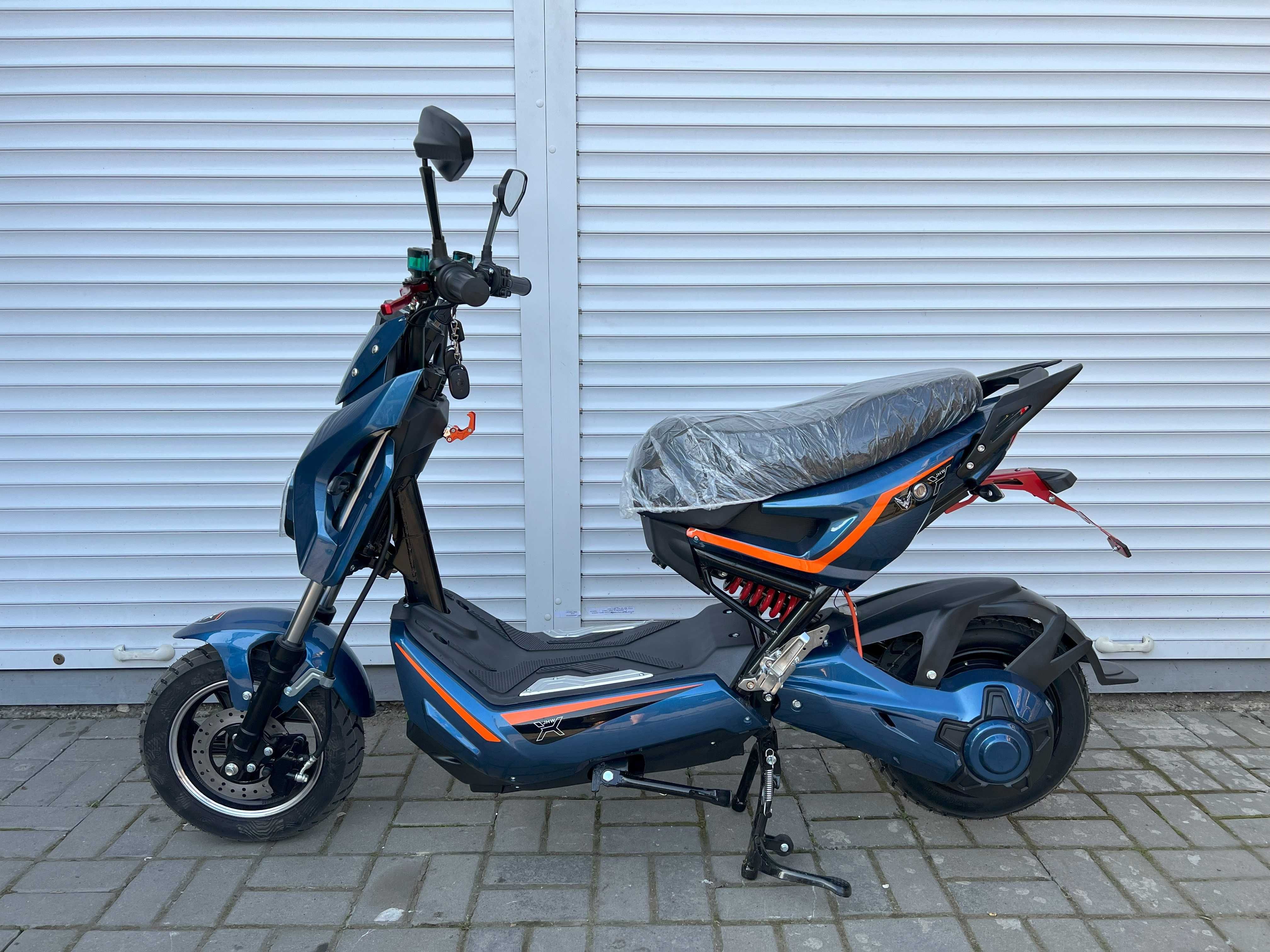 Електроскутер iBike X-MAN 1500W (72V20A)