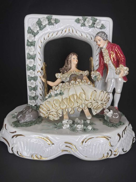 Статуэтка «Свидание у качелей», фарфор, Roceram (Румыния), 70-е