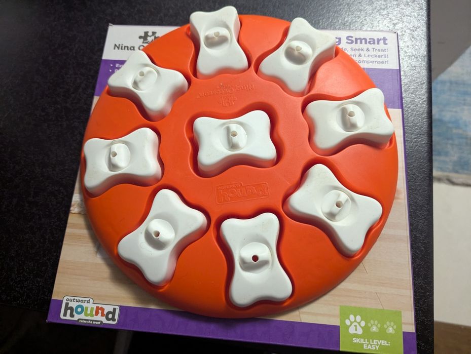 Nina Ottosson Smart - gra edukacyjna dla psa smaczki