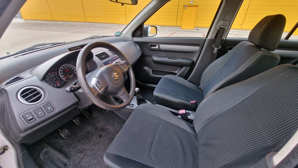 Suzuki Swift 1.3 benzyna 5 drzwi klima Sprowadzony 1 Właściciel