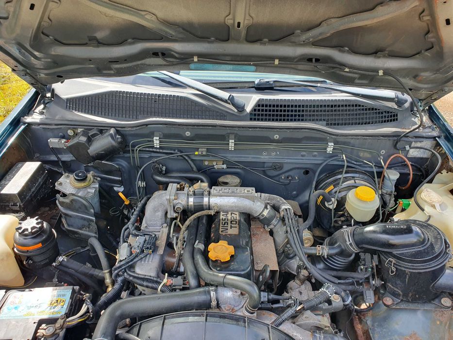 Nissan terrano krótki części 2.7 TD pompa mech dokumentacja