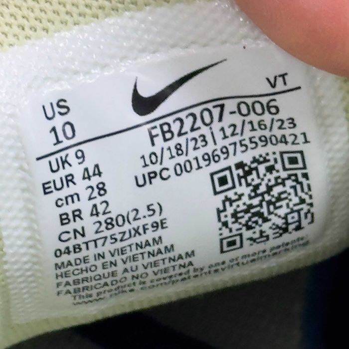 Оригінальні Nike Revolution 7 - модель FB2207-006 | EU 44 / 28 CМ