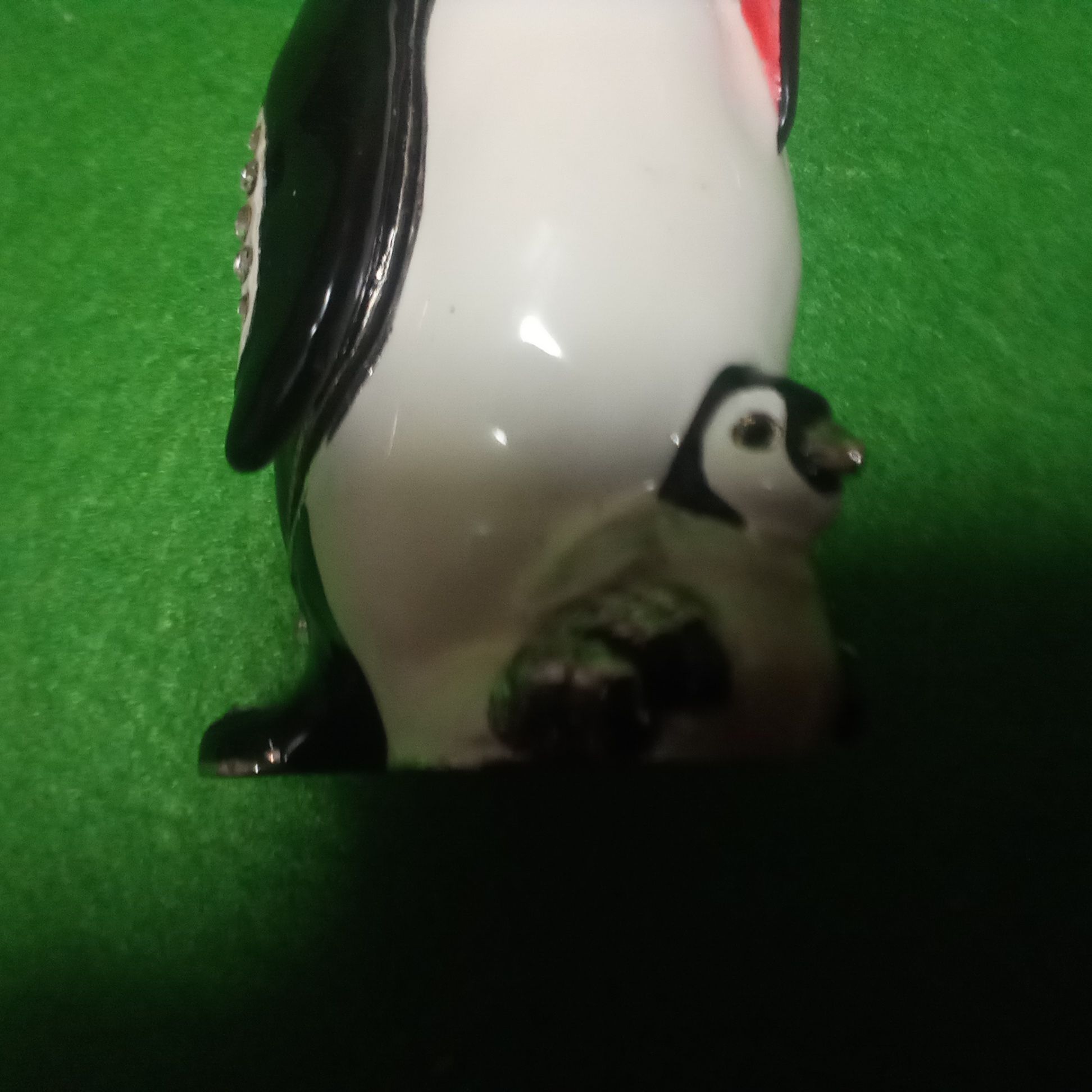 Оригинальная шкатулка пингвин и детёныш+цепочка с пингвинчиком. Европа