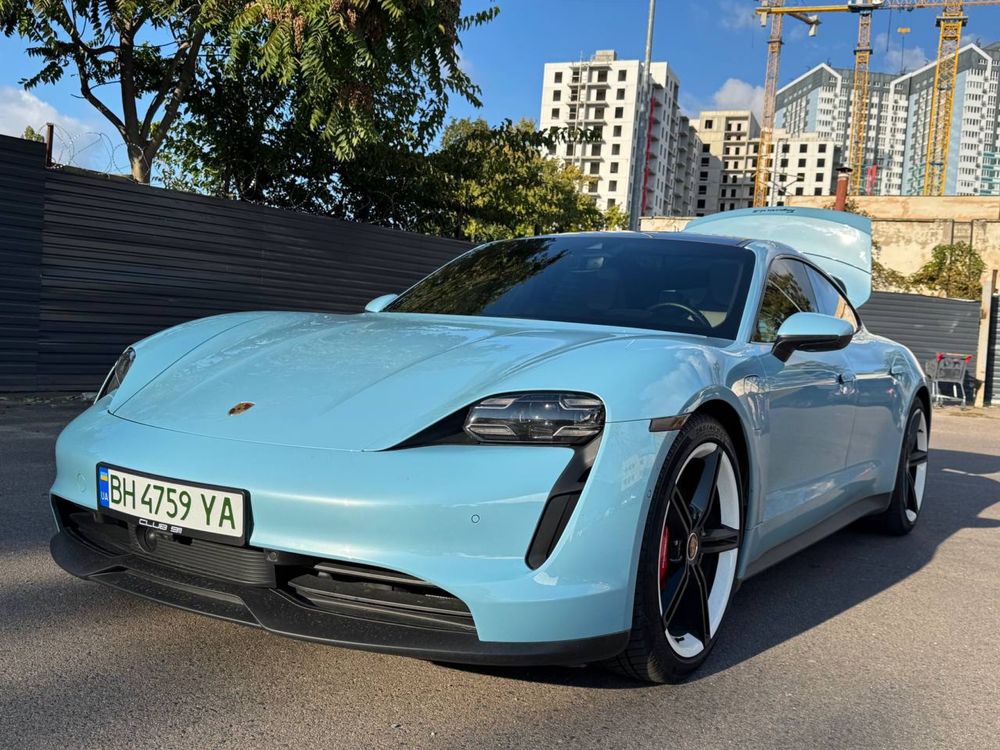 Porsche taycan 4s 2022 Перый хозяин.