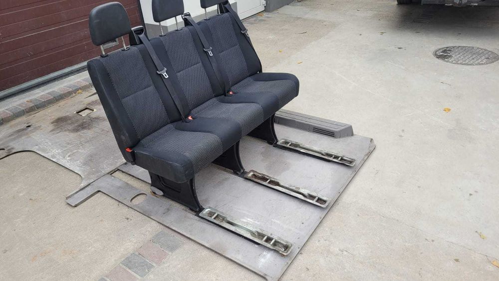 Kanapa trzyosobowa Sprinter 906 z podłogą i prowadnicami DOWÓZ