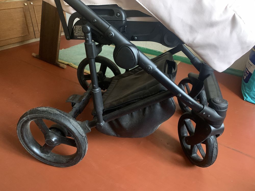 Продам коляску Adamex Rimini 2 в 1